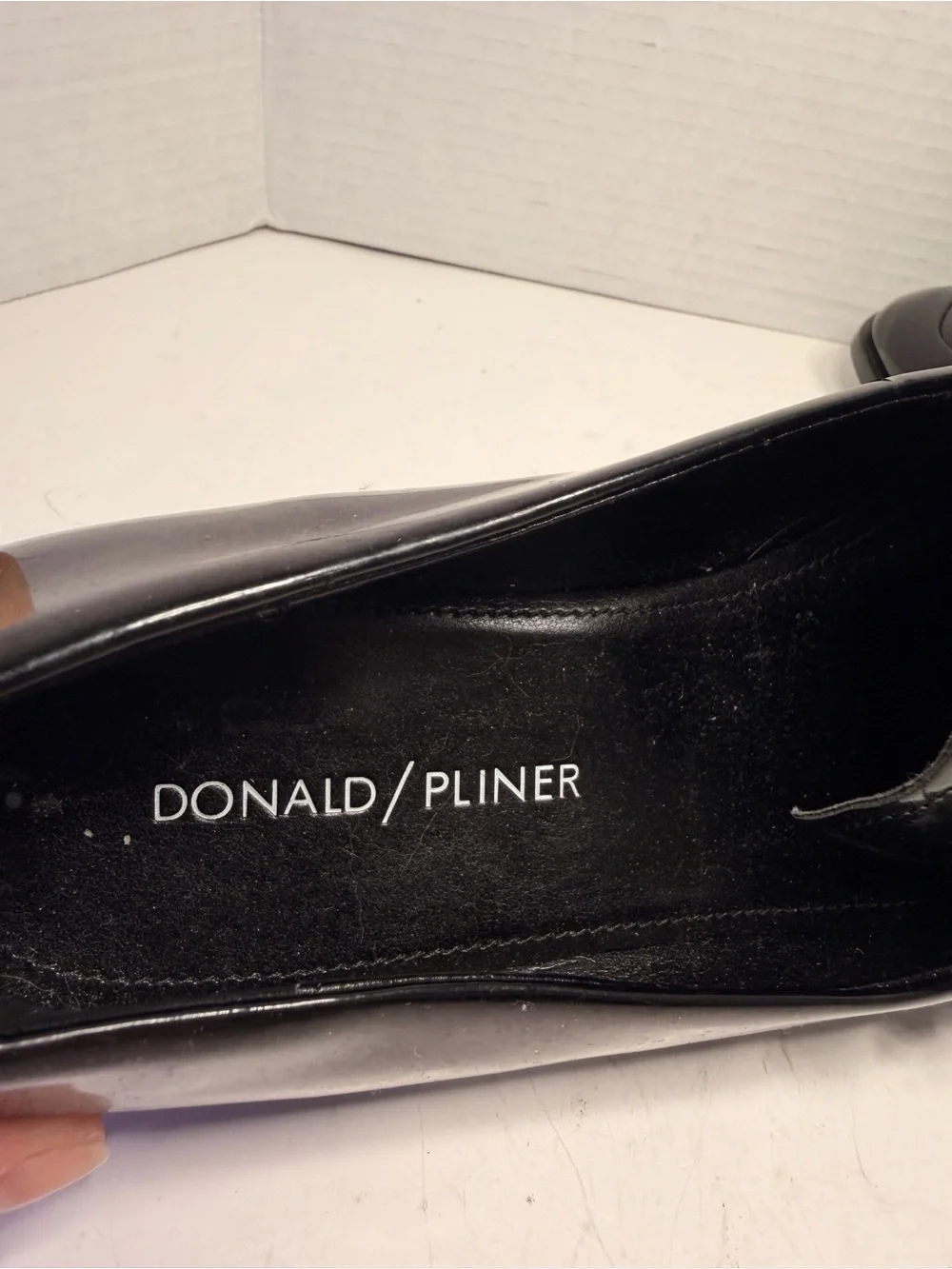 Donald Pliner Halia Patent Leather Ruffle Loafers Size 9